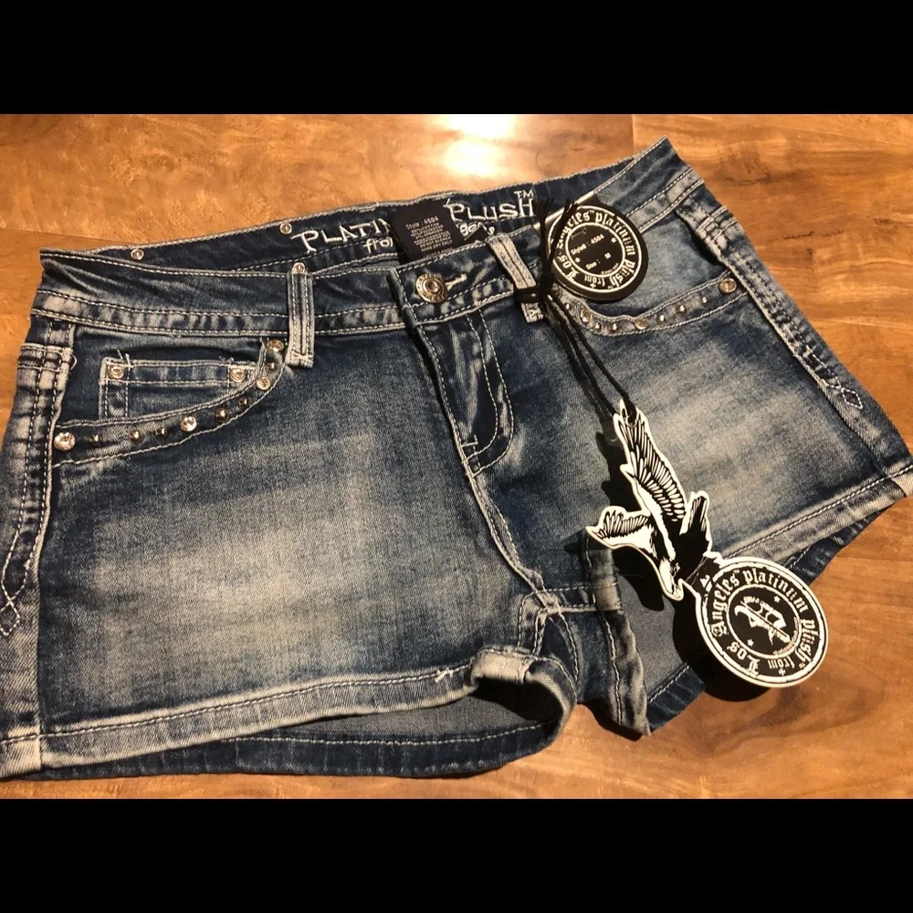 PLATINUM PLUSH 
RHINESTONE SHORTS
MOTORCYCLE & WINGS
STYLE 4504 - Picture 5 of 5